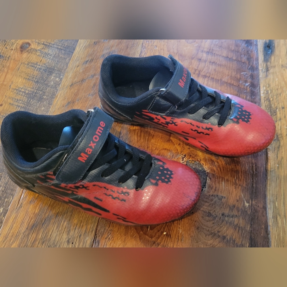 Kids Soccer Cleats, Kid Size 1